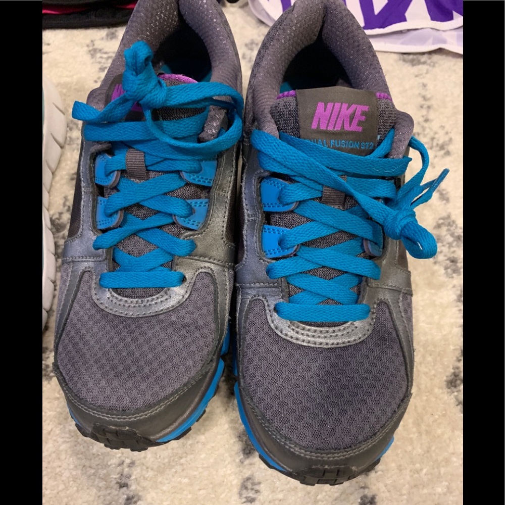 Women’s Nike shoes